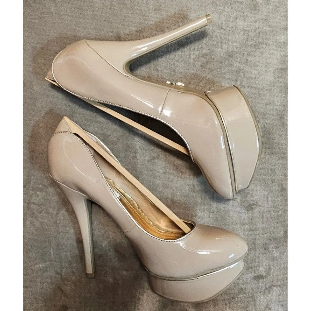Jennifer Lopez Caliente Nude Patent Platform Pumps Heels Silver Trim Size 9